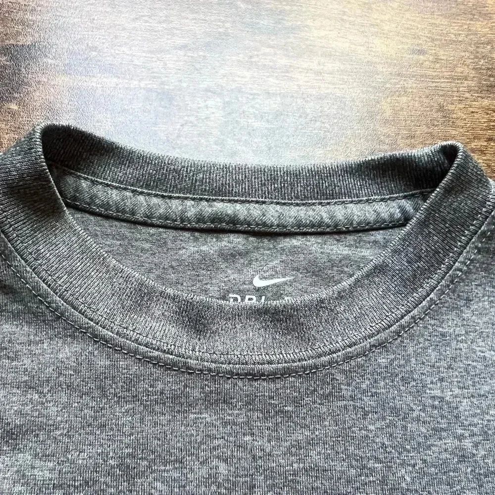 NIKE | youth boys Dri-Fit t-shirt. Size: 4-5yrs